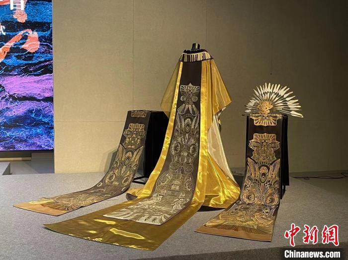 良渚元素服饰入藏中国丝绸博物馆用现代语言展示中华文化